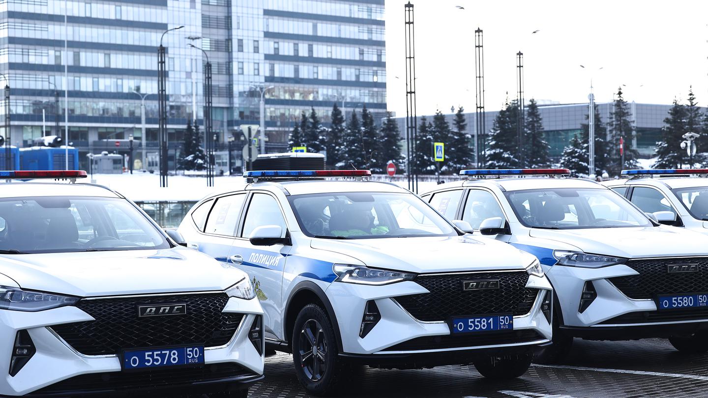 Андрей Воробьев губернатор московской области - Передали новые автомобили для нашей полиции